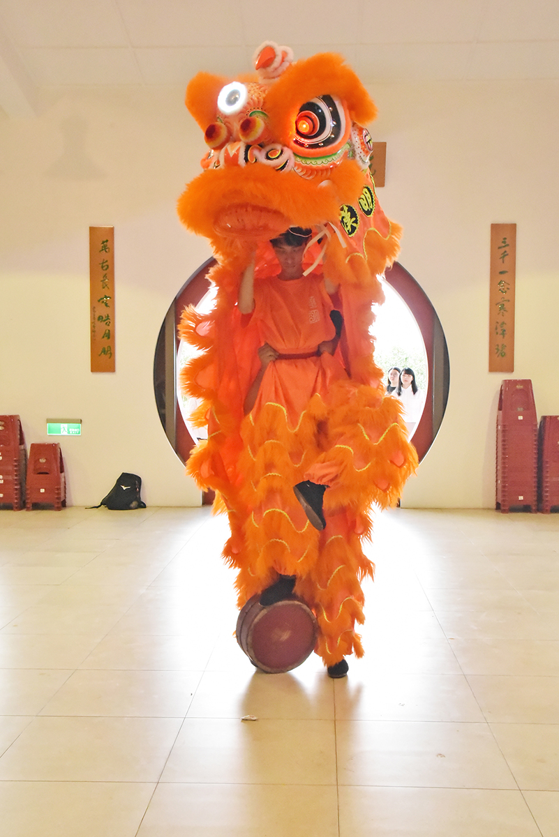 舞獅隊為華梵大學帶來多場精彩的演出