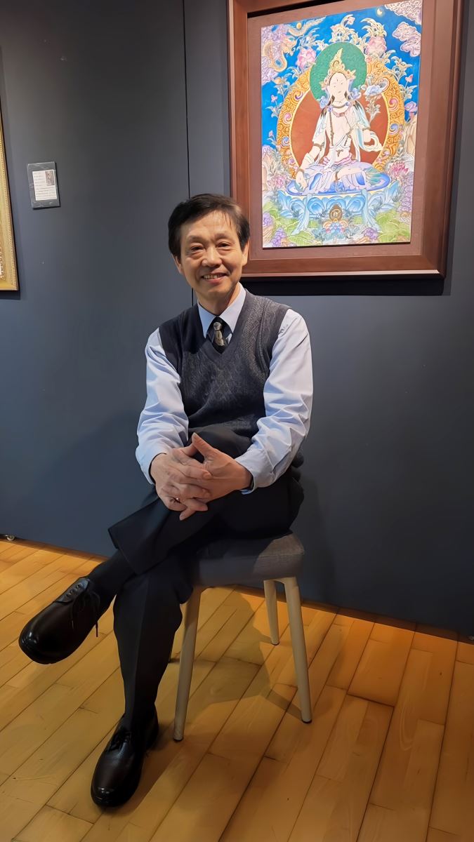 華梵佛藝碩士林發權是全台碩果僅存的清宮琺瑯彩瓷藝術家。