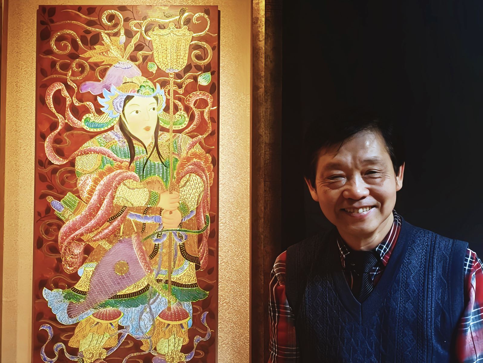 華梵佛藝碩士林發權的琺瑯彩瓷作品「花木蘭門神」。