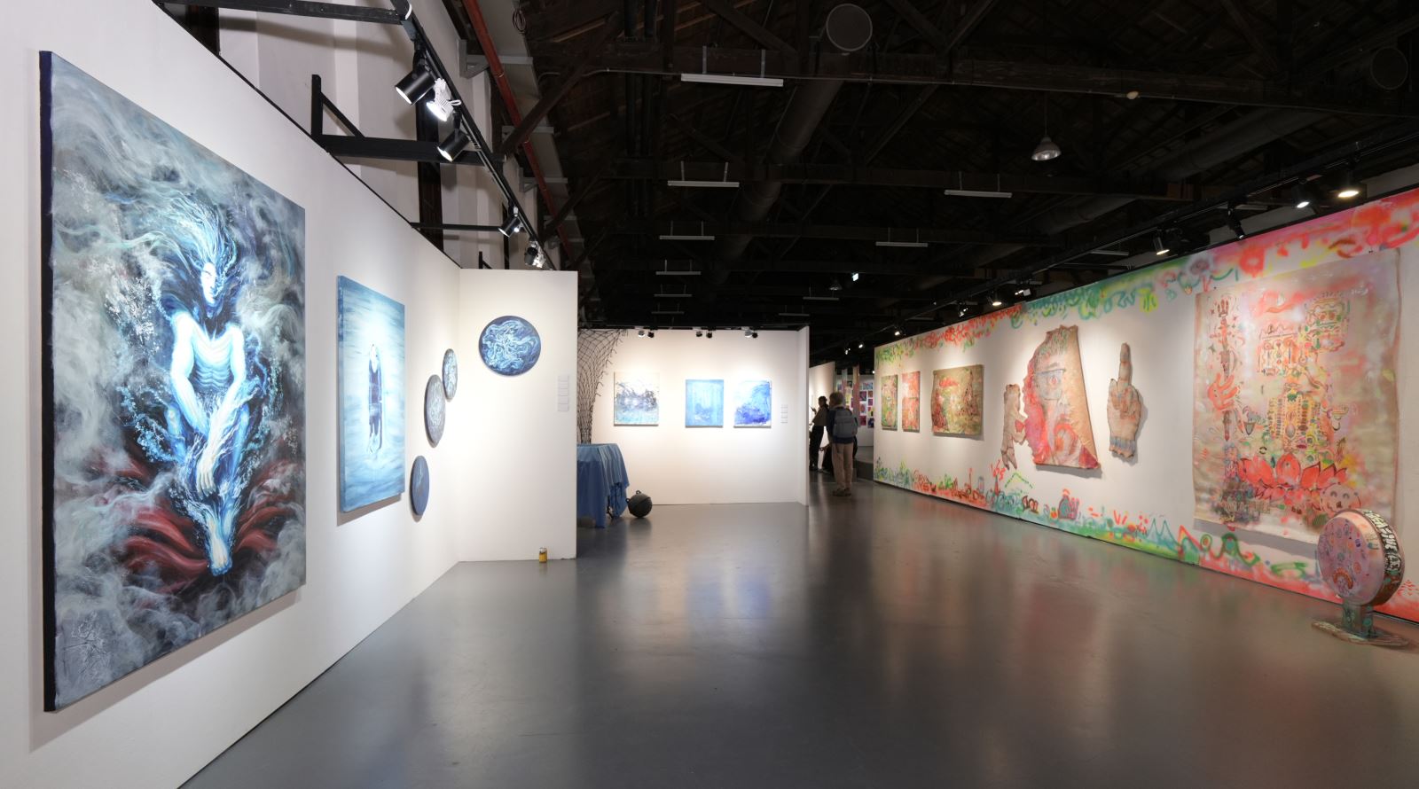 美術與文創學系第26屆畢業展現場。