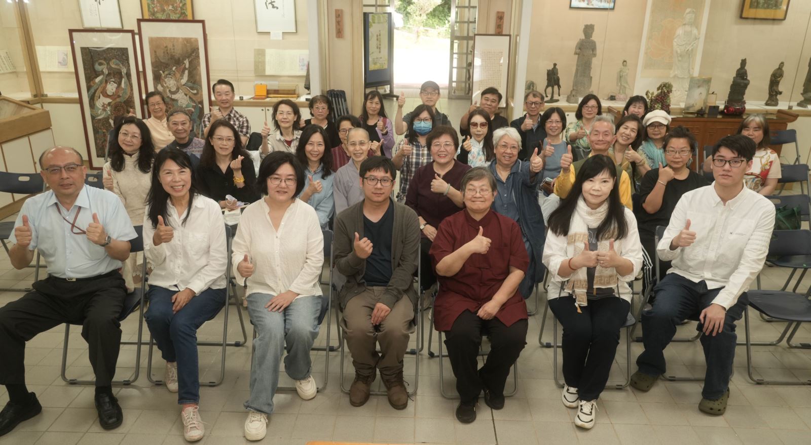華梵文物館書畫作品展活動現場合影